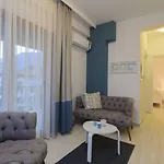 أجنحة ألب ماندالين شقة *