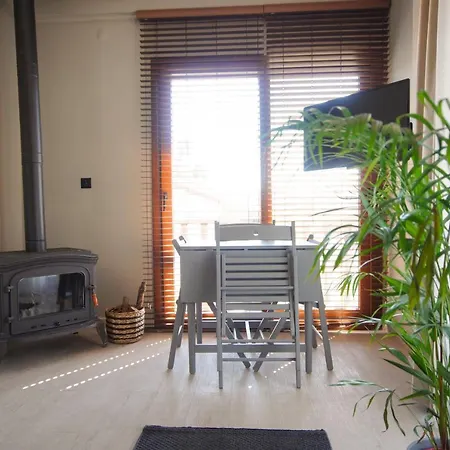 Alp Mandalin אקיאקה